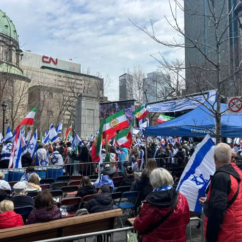 Israel supporters and members of the Montreal Jewish community converge on Place du Canada on Israel's 78th independence day. Photo: Amelie Botbol