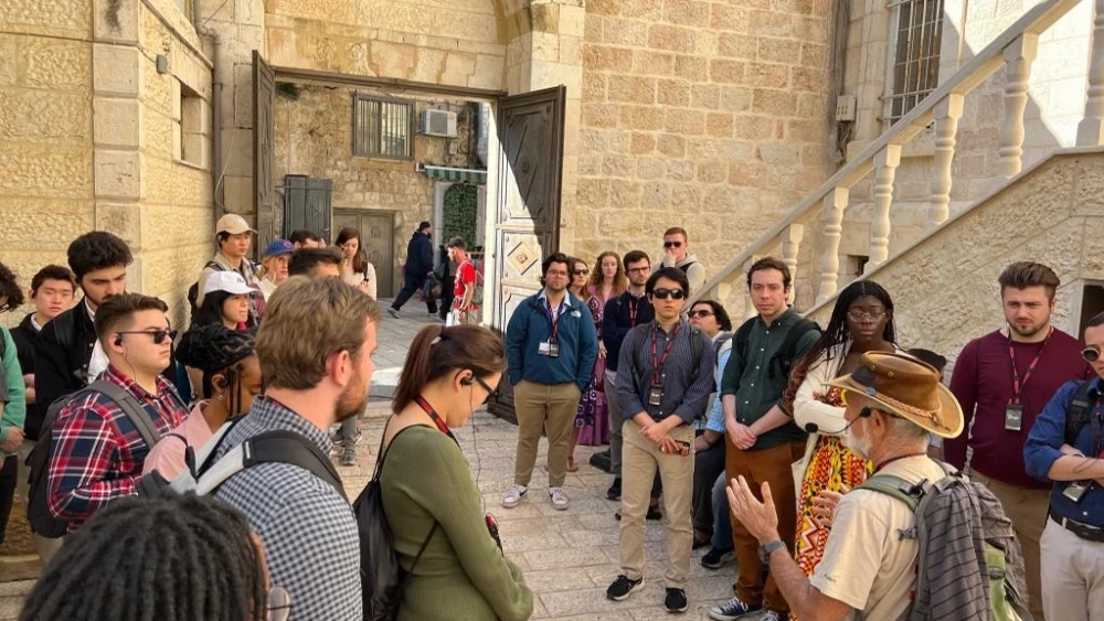American college students touring Israel visit a holy site this week. Courtesy of Passages.