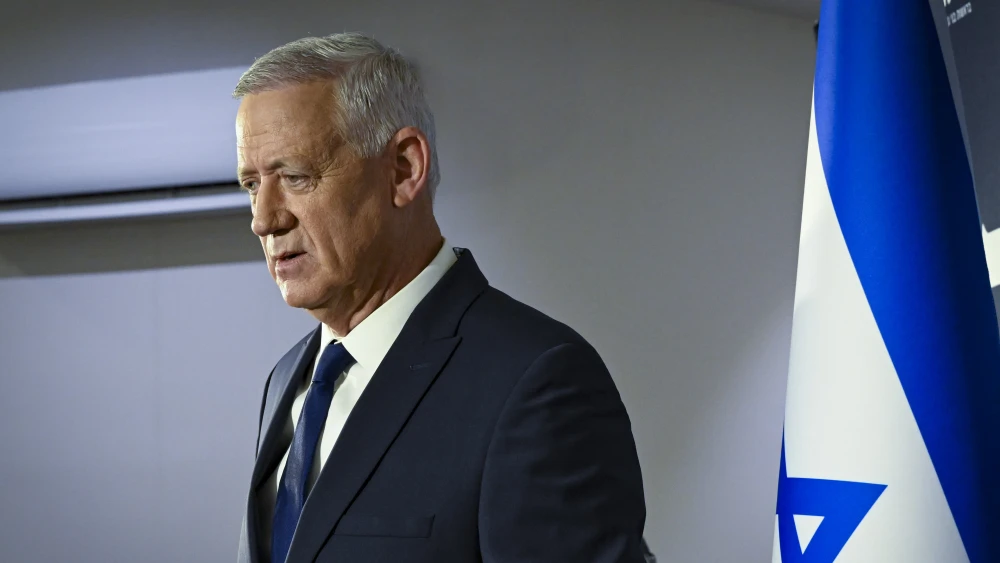 Blue and White Party chairman Benny Gantz speaks during a press conference at Kfar Maccabiah in Ramat Gan, announcing his withdrawal from the upcoming Knesset elections, Oct. 19, 2026. Photo by Avshalom Sassoni/Flash90.
