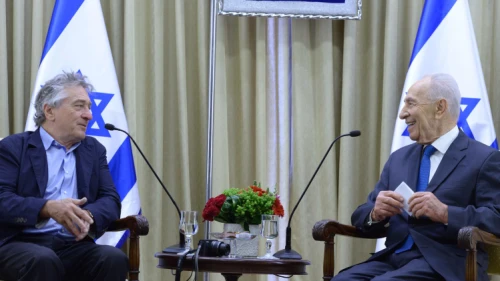 Actor Robert De Niro meets Israeli President Shimon Peres in Jerusalem on June 18, 2013. Photo b y Mark Neyman/GPO/Flash90