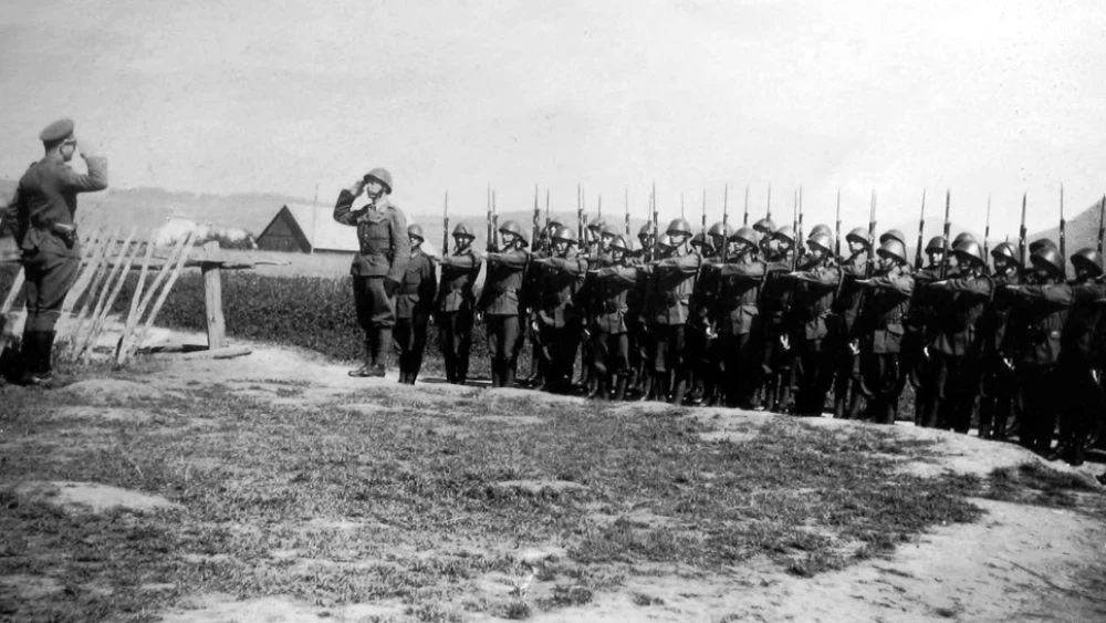 Troops involved with the Slovak anti-Nazi resistance movement in 1944. Credit: Pavel Pelech/Wikimedia Commons.