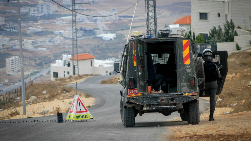 Israeli security personnel operate on Mount Ebal in northern Samaria, Oct. 2, 2023. Photo by Nasser Ishtayeh/Flash90.