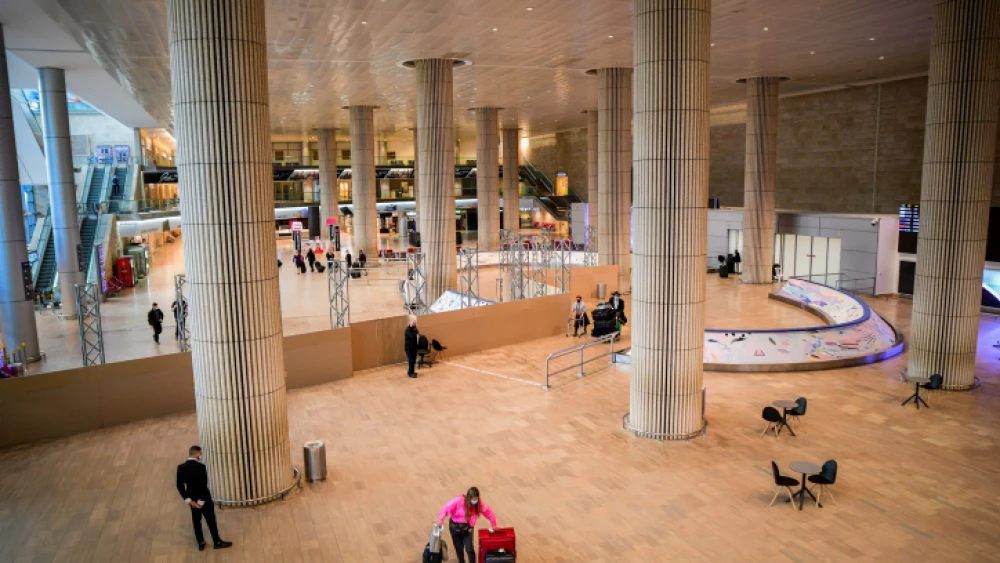 The arrivals hall at Ben-Gurion International Airport near Tel Aviv on March 8, 2021. Photo by Avshalom Sassoni/Flash90.