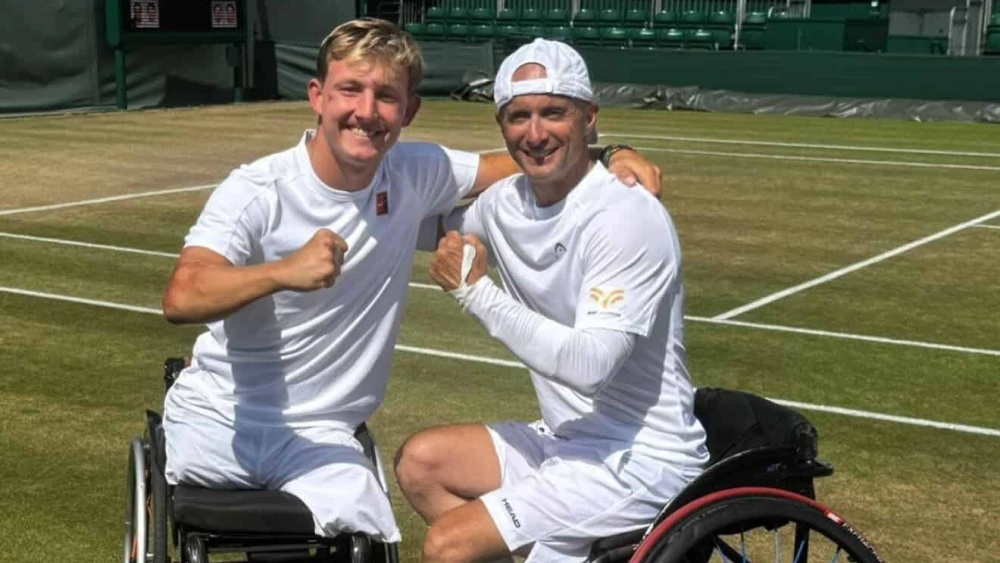 Israeli wheelchair tennis star Guy Sasson and his Dutch partner, Niels Vink, at Wimbledon, July 10, 2025. Credit: Courtesy.