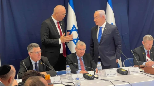 Israel's new Ambassador to the UAE Yossi Shelley (left) and Prime Minister Benjamin Netanyahu at the weekly Cabinet meeting on Nov. 17, 2024. Credit: Spokesperson for the Prime Minister.
