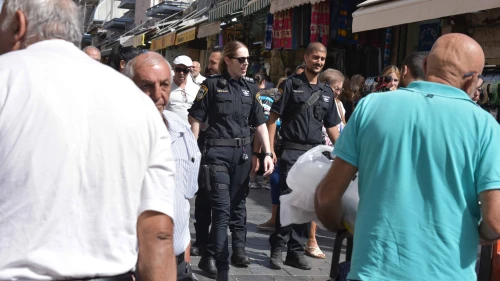 Police patrol Jerusalem's Mahane Yehuda Market during the 2022 High Holidays. Credit: Israel Police.