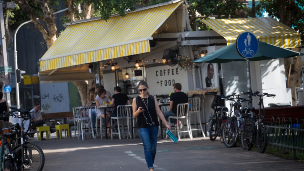 Rothschild Boulevard in Tel Aviv. Photo by Miriam Alster/Flash90.