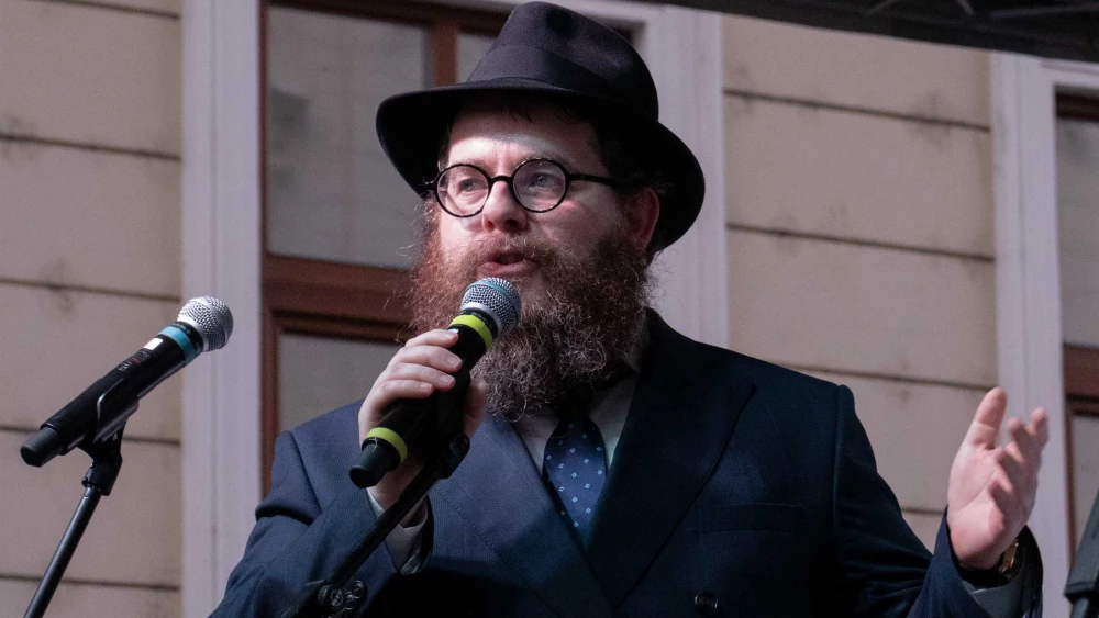 Rabbi Shlomo Köves, chief rabbi of the Chabad-affiliated Association of Hungarian Jewish Communities (EMIH), speaks at the reopening of Ohel Eszter synagogue, Sept. 5, 2023. Photo by David Isaac.