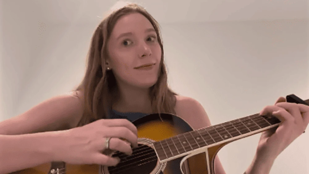 Hannah Pearl Davies. Source: Screenshot.