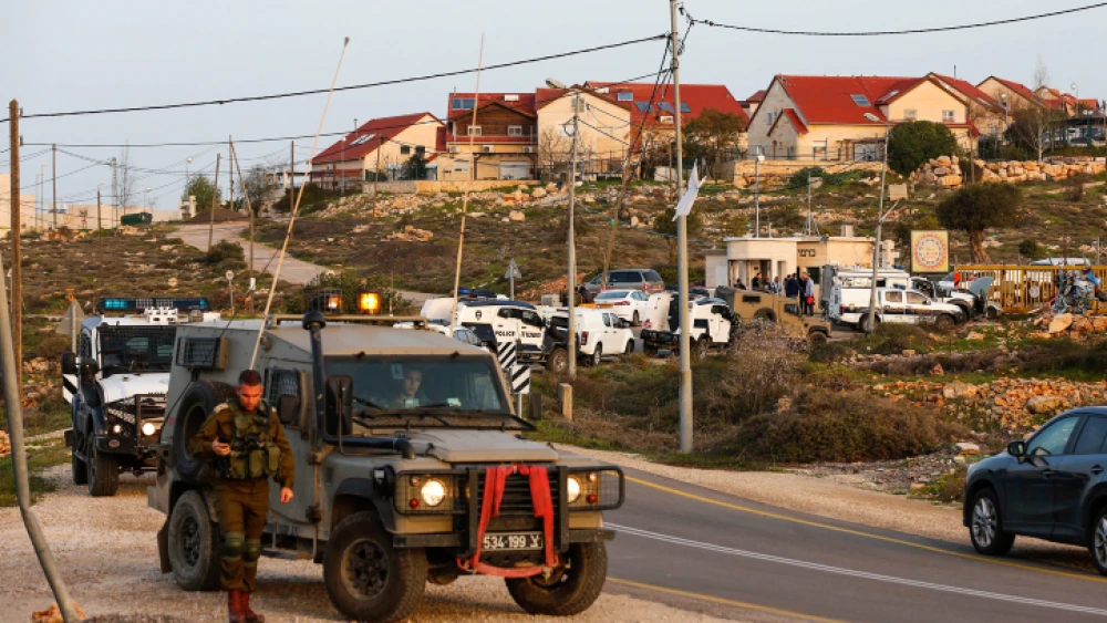 The scene of a terror attack where a Palestinian man stabbed an Israeli security guard at the entrance to Karmei Tzur in Judea, south of Jerusalem, on Feb. 7, 2018. Photo by Photo by Wisam Hashlamoun/Flash90.