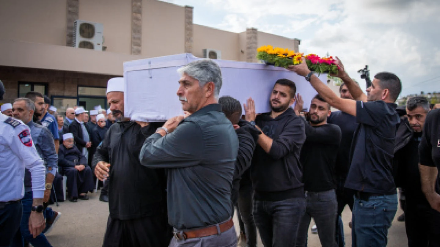 Mourners participate in the funeral procession of Israeli teenager Tiran Fero in Daliyat al-Karmel, near Haifa, Nov. 24, 2022. Photo by Shir Torem/Flash90.