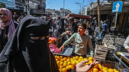Palestinians shop at a market in Rafah in the southern Gaza Strip, April 9, 2024. Photo by Abed Rahim Khatib/Flash90.