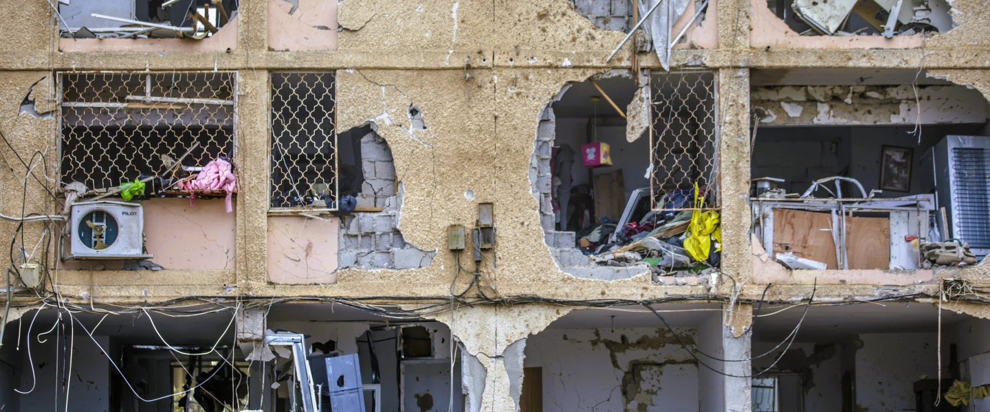 An apartment building in the southern Israeli city of Dimona that was damaged by an Iranian ballistic missile on March 21, as seen on March 29, 2026. Photo by Rina Castelnuovo.