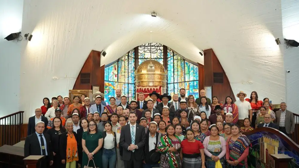 Israeli Ambassador Alon Lavie speaking at the Shaarei Binyamin synagogue in Guatemala City, Guatemala, Oct. 22, 2026. Credit: Israeli Foreign Ministry.