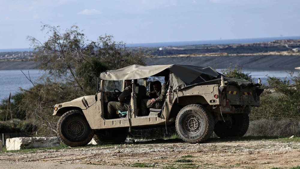 Israeli soldiers seen near the Israeli border with the Gaza Strip, Jan. 20, 2026. Photo by Tsafrir Abayov/Flash90.