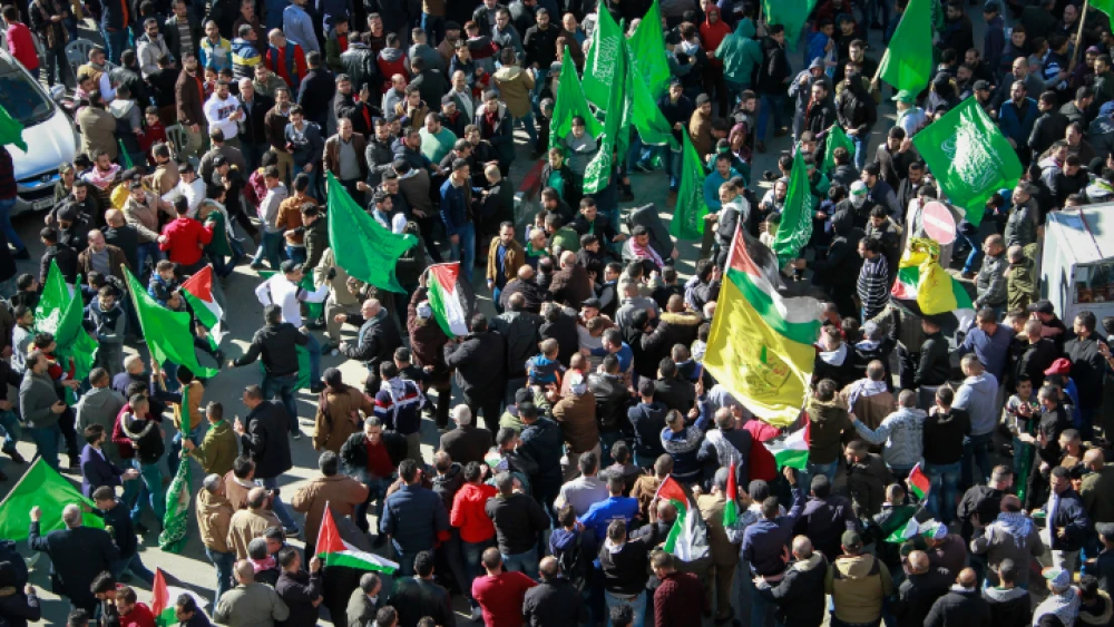 Palestinian supporters of Hamas participate in a rally marking the 31st anniversary of the founding of the terror organization, in Nablus on Dec. 14, 2018. Photo by Nasser Ishtayeh/Flash90.