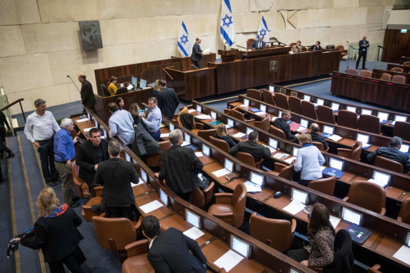 Blue and White Party lawmakers leave the Knesset plenum hall, Feb. 10, 2020. Photo by Yonatan Sindel/Flash90.