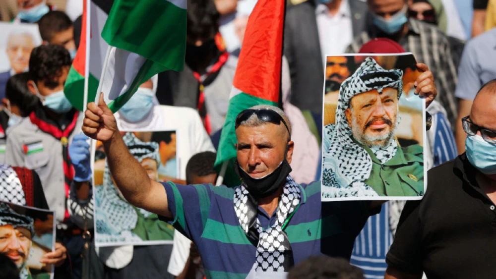 Palestinians attend a rally in support of Palestinian Authority leader Mahmoud Abbas in the town of Tubas in northern Judea and Samaria, Sept. 27, 2020. Photo by Nasser Ishtayeh/Flash90.