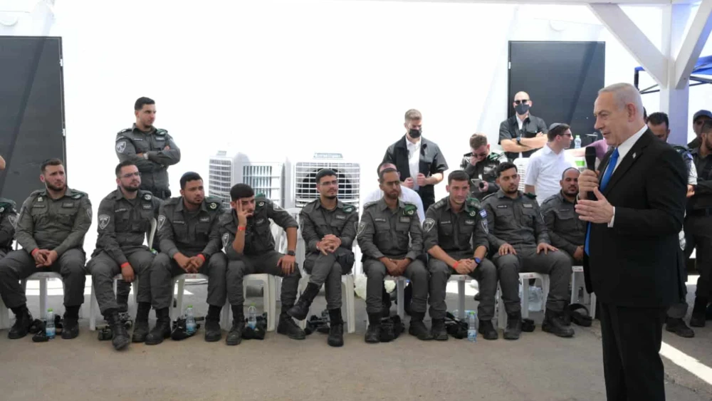 Israeli Prime Minister Benjamin Netanyahu visits fighters of the Border Police's ultra-orthodox Avnet Company, Aug. 14, 2025. Photo by Amos Ben-Gershom/GPO.