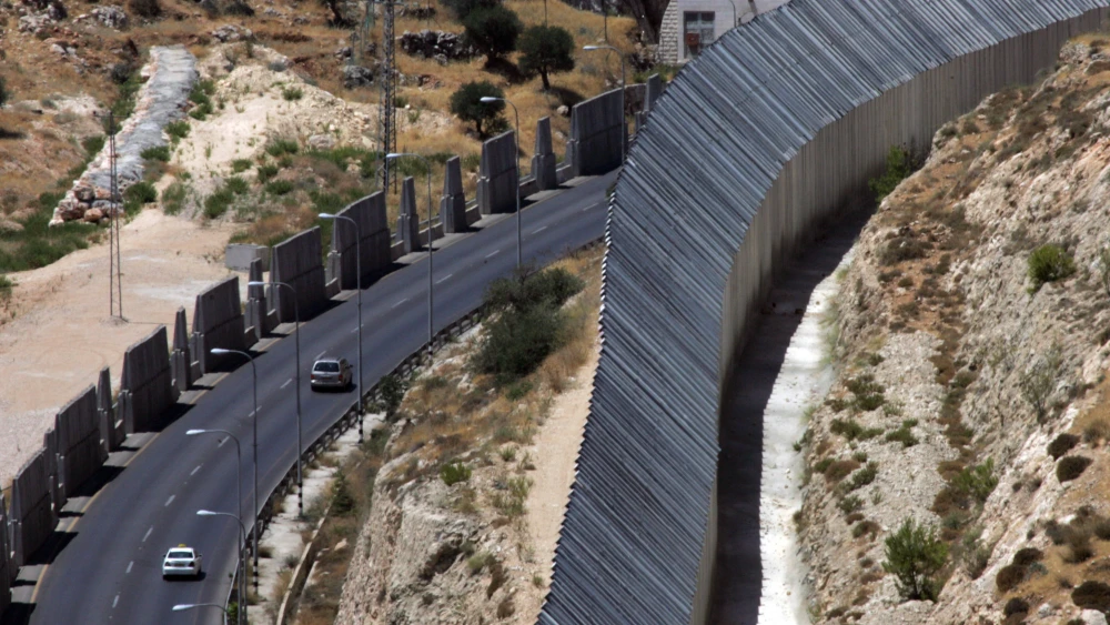 View of Route 60 near Jerusalem. Route 60 is a north-south intercity road in Judea and Samaria that stretches from Beersheba to Nazareth. July 26, 2009. Photo by Nati Shohat/Flash90.