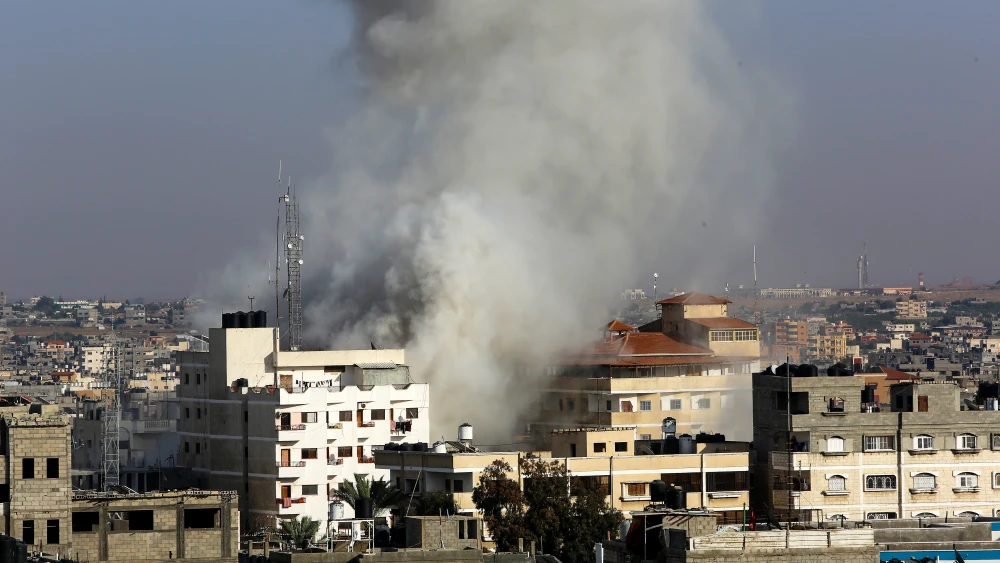 Smoke rises following an Israeli airstrike in the southern Gaza Strip, following a barrage of rockets launched on Israel, on May 5, 2019. Photo by Abed Rahim Khatib/Flash90.