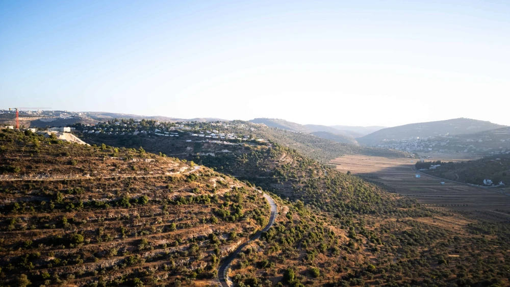 A landscape in the Binyamin region of central Samaria. Credit: Akiva Van Koningsveld.