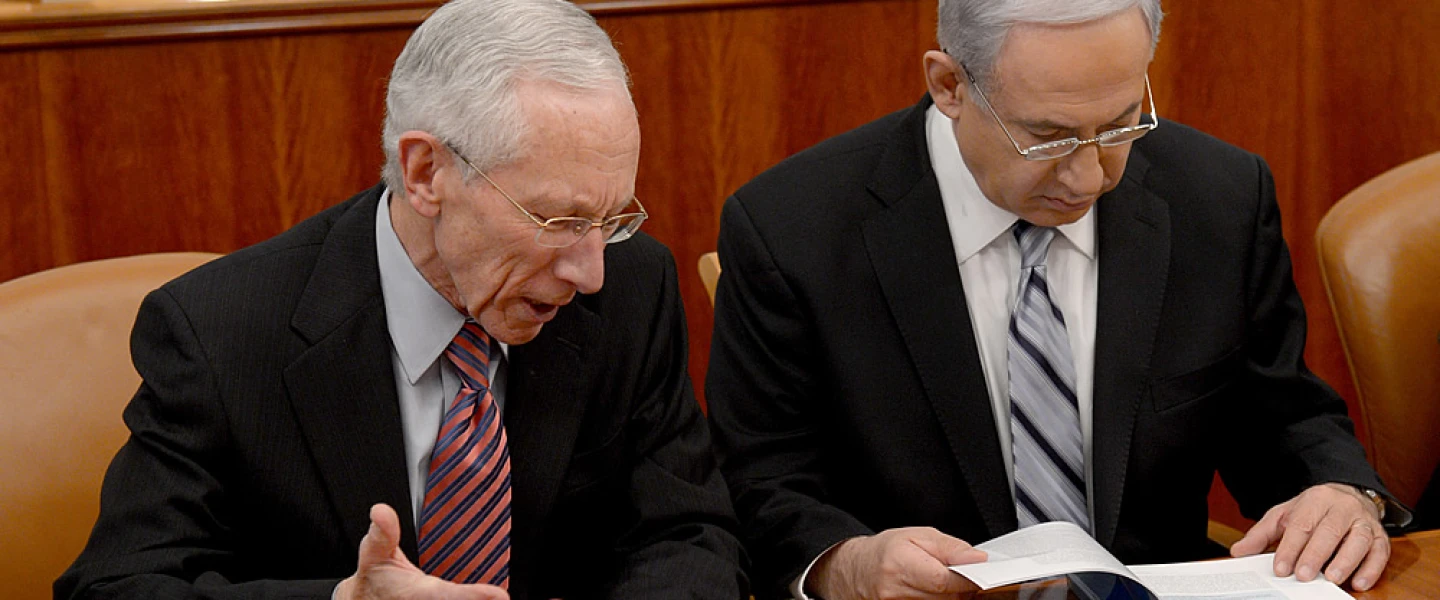 Stanley Fisher (left) with Israeli Prime Minister Benjamin Netanyahu. (Credit: GPO)