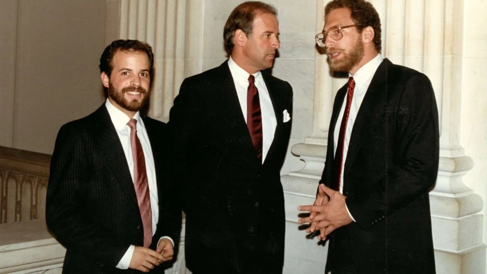 From left: Co-CEO of AIPAC Richard Fishman, Sen. Joe Biden (D-Del.) and AIPAC director of strategic initiatives Jonathan S. Kessler in Washington, D.C. Source: AIPAC on Campus/Facebook.