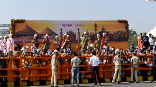 Israeli Prime Minister Benjamin Netanyahu and his wife, Sara, are welcomed by Indian Prime Minister Nrenda Modi in Gujarat. India, on Jan. 17, 2018. Photo by Avi Ohayon/GPO.