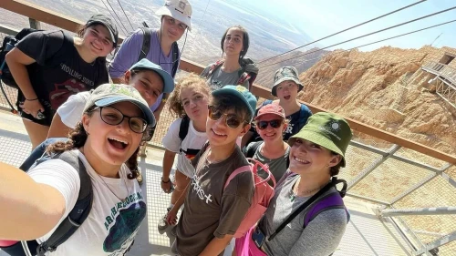 Alana Slade, Muss JNF