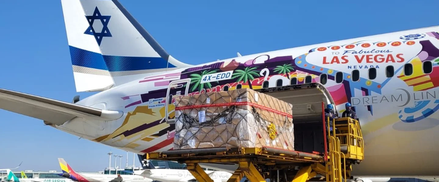 An El Al aircraft takes off from Seoul, South Korea, to deliver tens of thousands of coronavirus test kits and protective personal gear for medical staff, on April 8, 2020. Credit: Israel Ministry of Defense.