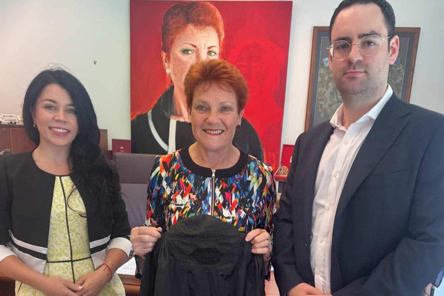 Pauline Hanson, center, with Robert Gregory and Teneille Murray. Photo courtesy of the Australian Jewish Association.