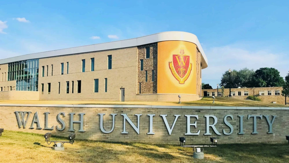 Entry sign to Walsh University. Credit: Wikimedia Commons.