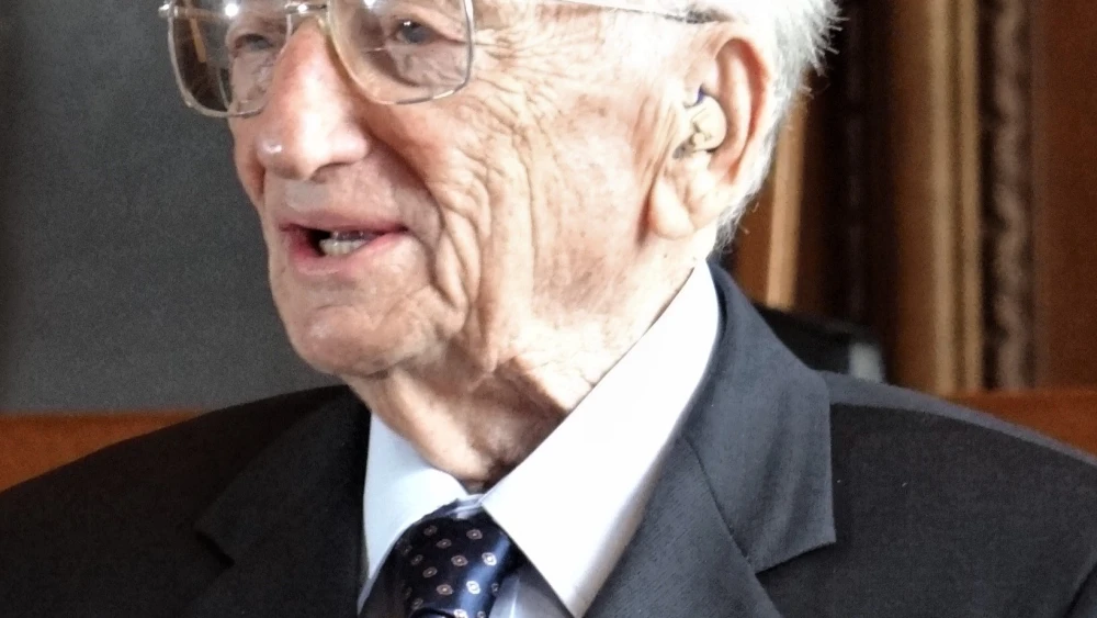 Benjamin Ferencz, Aug. 9, 2012. Credit: Adam Jones, Ph.D., via Wikimedia Commons.