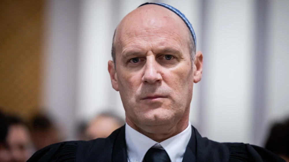 Likud Party attorney Michael Rabilo arrives for a hearing at the Supreme Court in Jerusalem, Oct. 6, 2022. Photo by Yonatan Sindel/Flash90.
