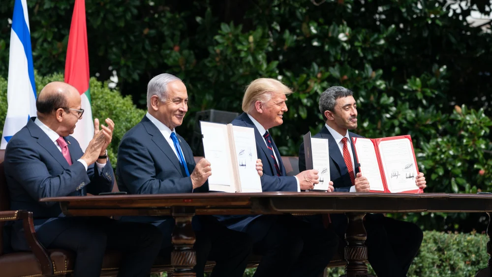From left: UAE Foreign Minister Abdullah bin Zayed Al Nahyan, Israeli Prime Minister Benjamin Netanyahu, U.S. President Donald Trump and Bahraini Foreign Minister Abdullatif bin Rashid Al-Zayani at the signing of the Abraham Accords on the South Lawn of the White House, Sept. 15, 2020, Credit: White House/Joyce N. Boghosian.