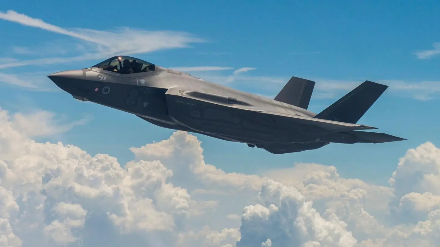 Israel signs deal to extend F-35I range