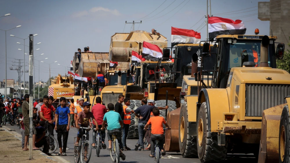 Egyptian construction equipment arrives in the Gaza Strip, June 4, 2021. Photo by Abed Rahim Khatib/Flash90.