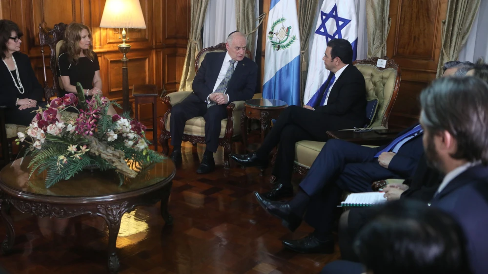 American Jewish and Christian leaders meeting with Guatemalan President Jimmy Morales. Credit: World Jewish Congress.