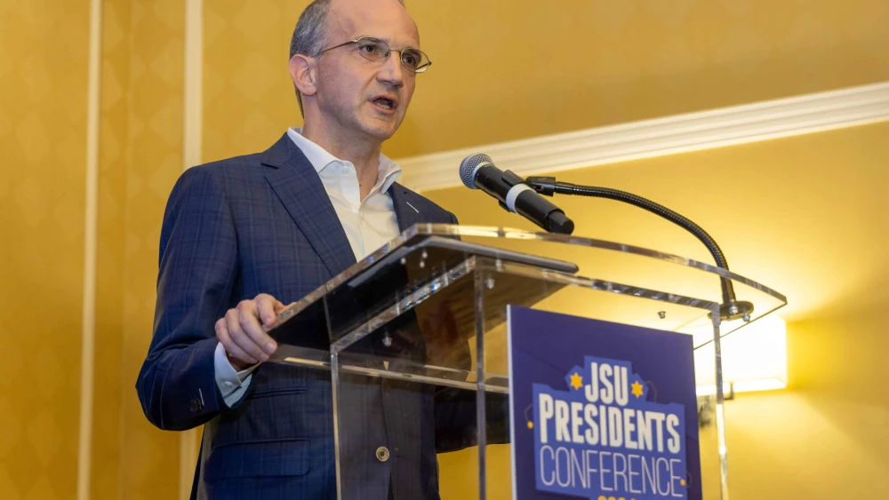 Avi Katz, chair of the Orthodox Union’s Board of Governors, speaks at the JSU Presidents Conference. Credit: Courtesy.