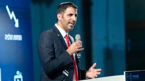Israeli Communications Minister Shlomo Karhi at the “Leading in Communications” conference in Sderot, September 2025. Photo by Ronen Horesh/GPO.