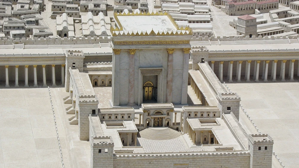 A model of the Second Temple at the Israel Museum in Jerusalem. Credit: Ariely via Wikimedia Commons.