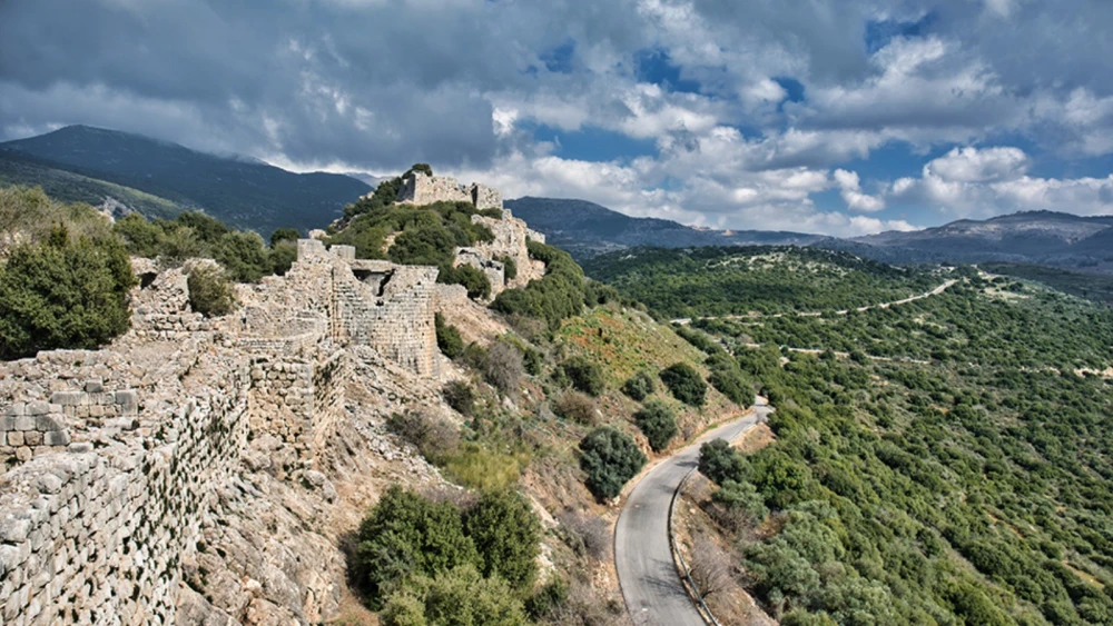 The scenic road to Nimrod Fortress in the Golan Heights. Photo by Noam Chen.