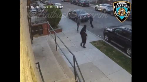 The Flatbush Shomrim Safety Patrol posted a surveillance video on Twitter that shows two people physically assault a Jewish man on his way to a synagogue, July. 16, 2021. Source: Screenshot.