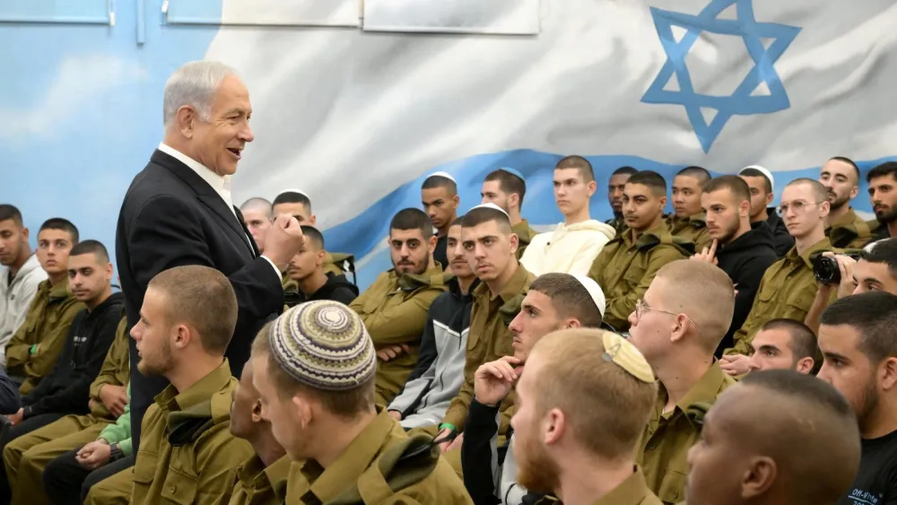 Prime Minister Benjamin Netanyahu speaks to IDF recruits at Tel Hashomer in Ramat Gan, March 21, 2023. Photo by Amos Ben-Gershom/GPO.