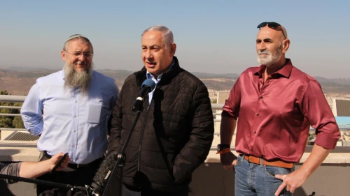 Israeli Prime Minister Benjamin Netanyahu, Gush Etzion Regional Council chairman Shlomo Ne'eman and Jordan Valley Regional Council chairman David Elchiani visit Alon Shvut in Gush Etzion on Nov. 19, 2019. Photo by Gershon Elinson/Flash90.
