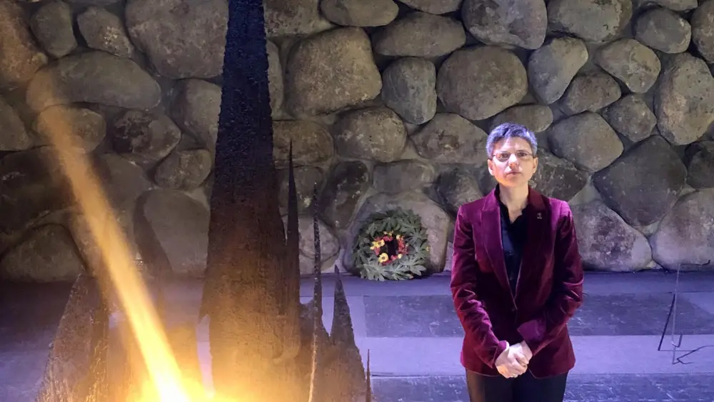 Berx visiting Yad Vashem. Credit: Courtesy.