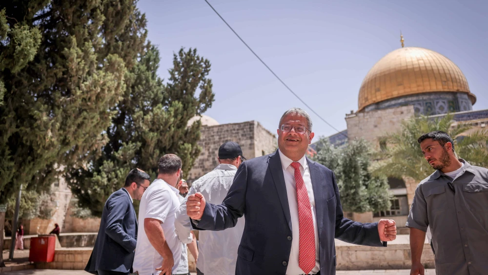 Israeli National Security Minister Itamar Ben-Gvir visits the Temple Mount in the capital's Old City on Jerusalem Day, May 26, 2025. Photo by Yonatan Sindel/Flash90.