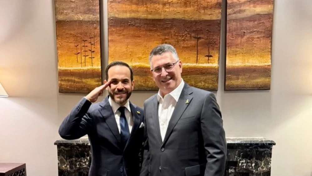 Israeli Foreign Minister Gideon Sa'ar with the Colombian presidential frontrunner Abelardo De La Espriella in a 2025 meeting in Argentina.  Credit: Israeli Ministry of Foreign Affairs