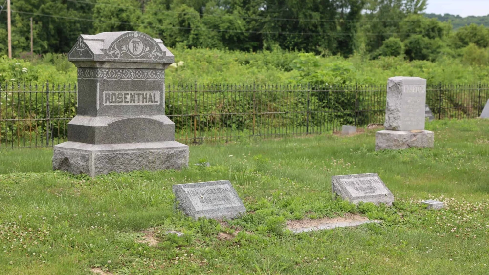 Rosenthal family gravestone at Gates of Peace Jewish Cemetery in Louisiana, Mo. Photo by Bill Motchan.